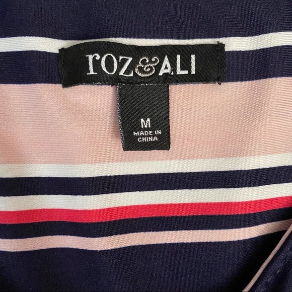 Roz & Ali Woman's Scooped Neck Half Zip Shirt Sleeve Striped Blouse Sz M - Picture 7 of 9